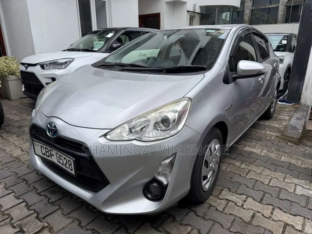 Toyota Aqua Urban Safety 2016 Car (Used)