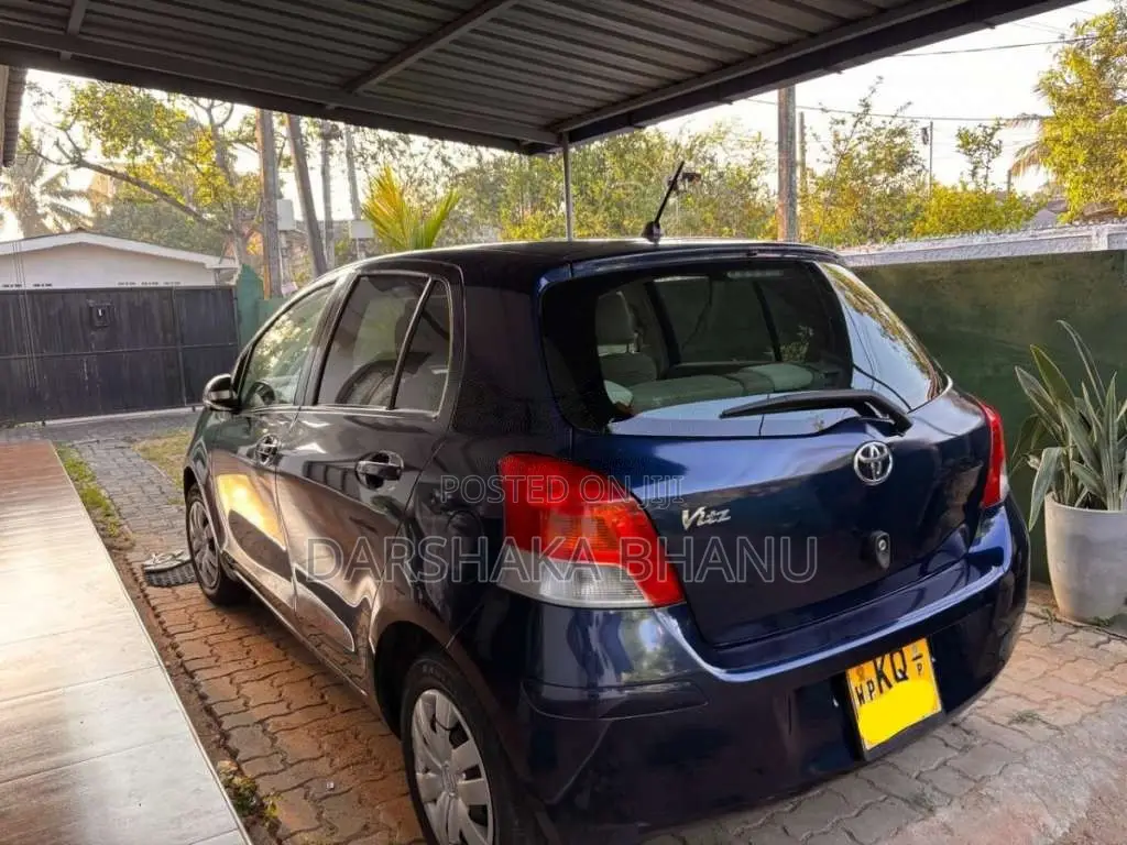 Toyota Vitz 2008 Car (Used)