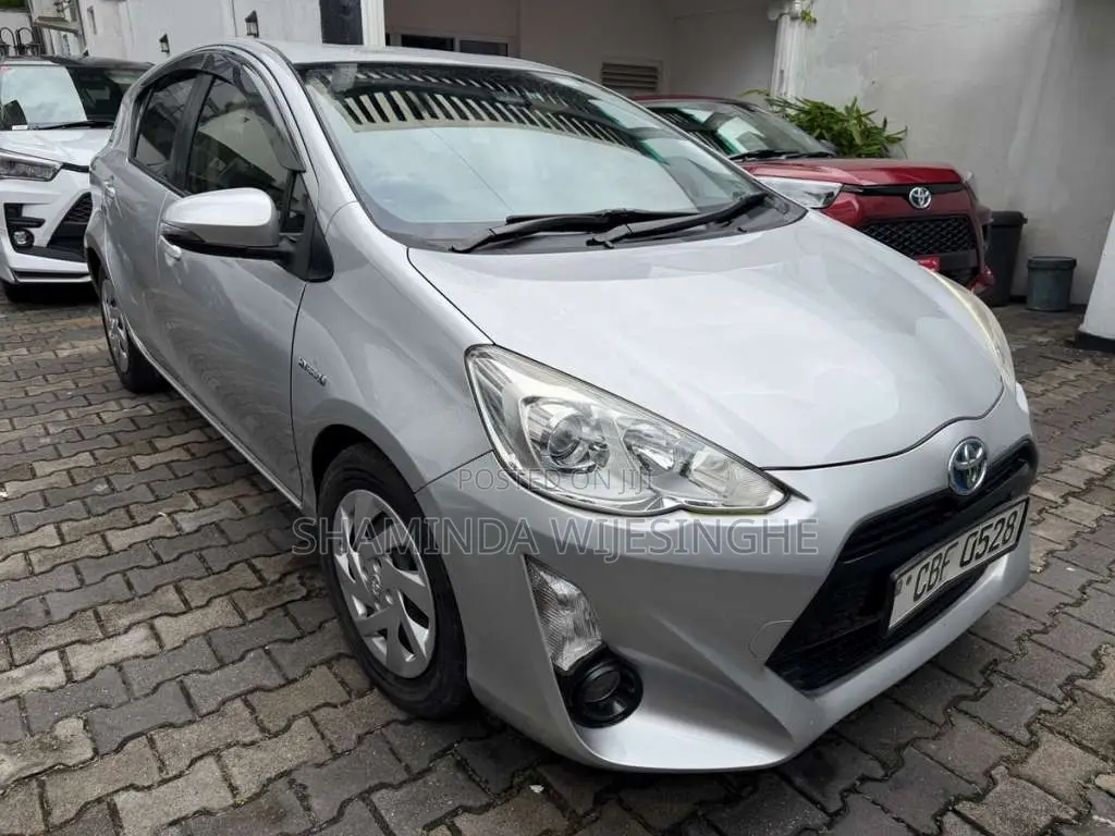 Toyota Aqua Urban Safety 2016 Car (Used)