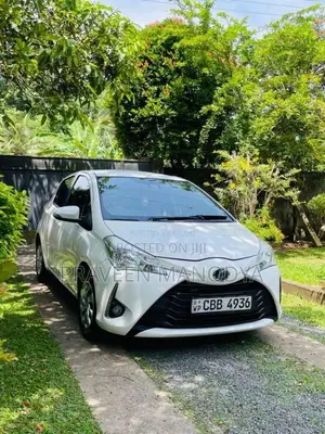 Toyota Vitz 2018 Car (Used)