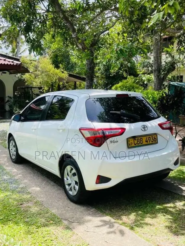 Toyota Vitz 2018 Car (Used)