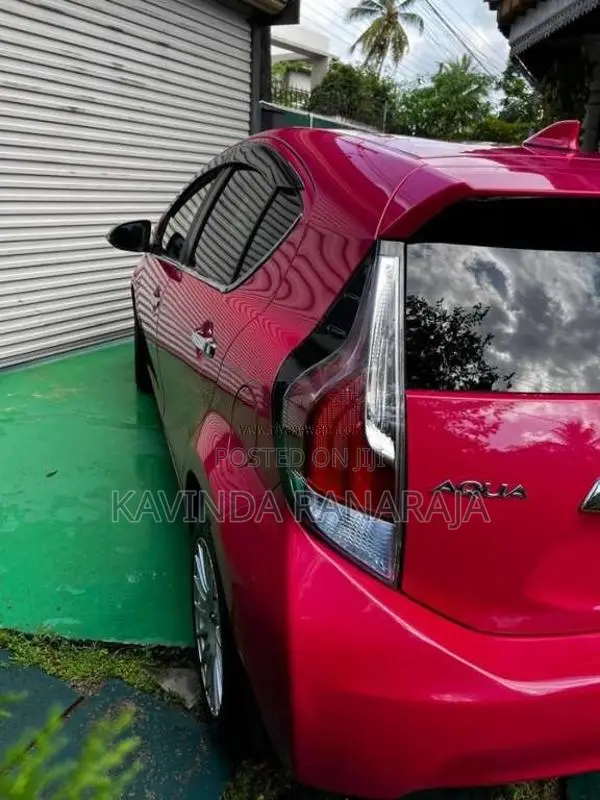Toyota Aqua 2015 Car (Used)