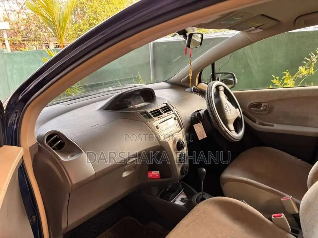 Toyota Vitz 2008 Car (Used)