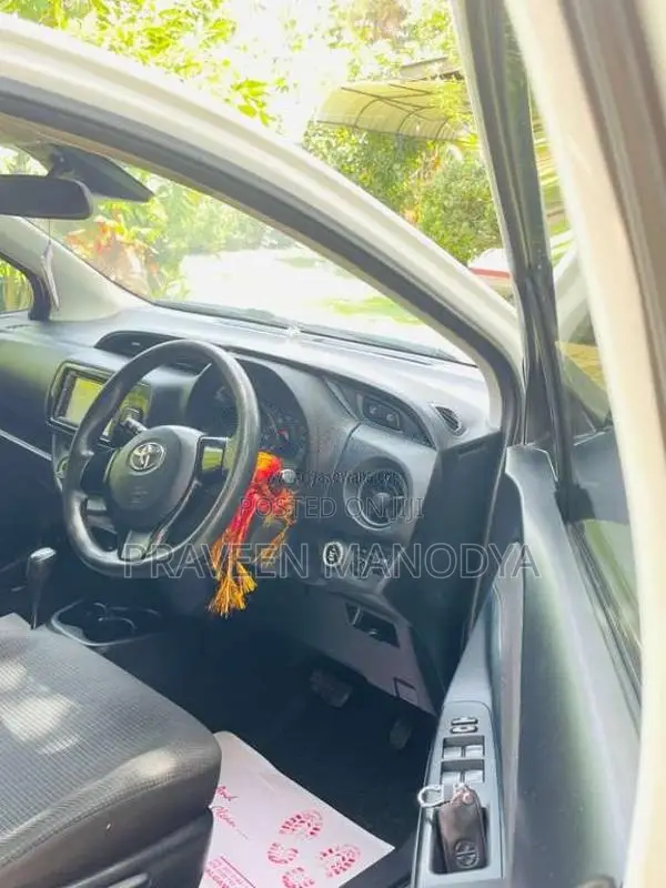 Toyota Vitz 2018 Car (Used)