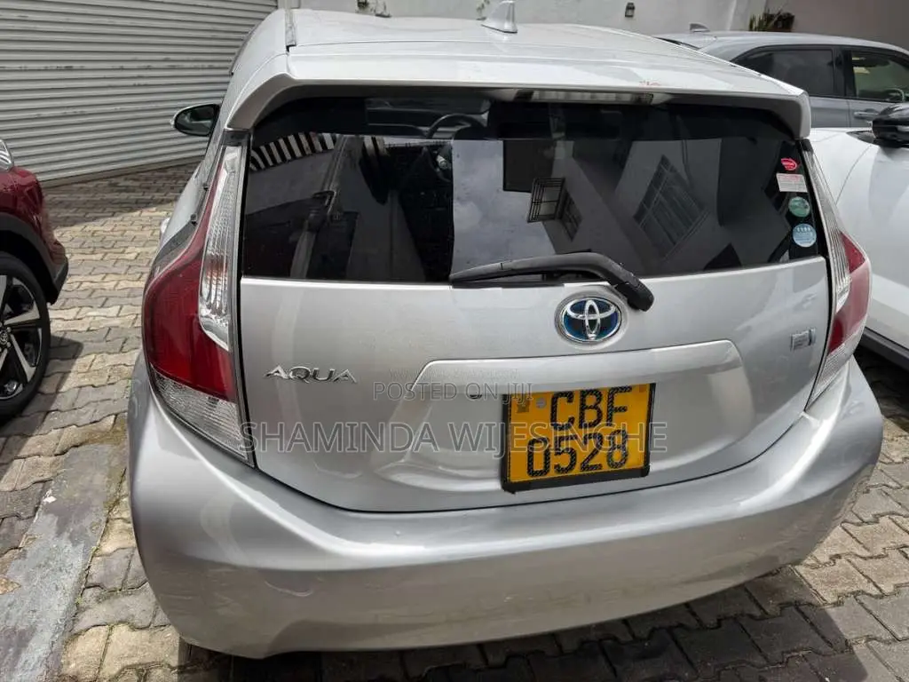 Toyota Aqua Urban Safety 2016 Car (Used)