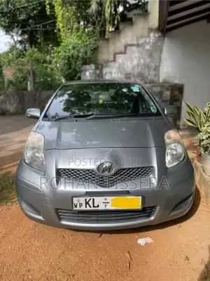 Toyota Vitz 2007 Car (Used)