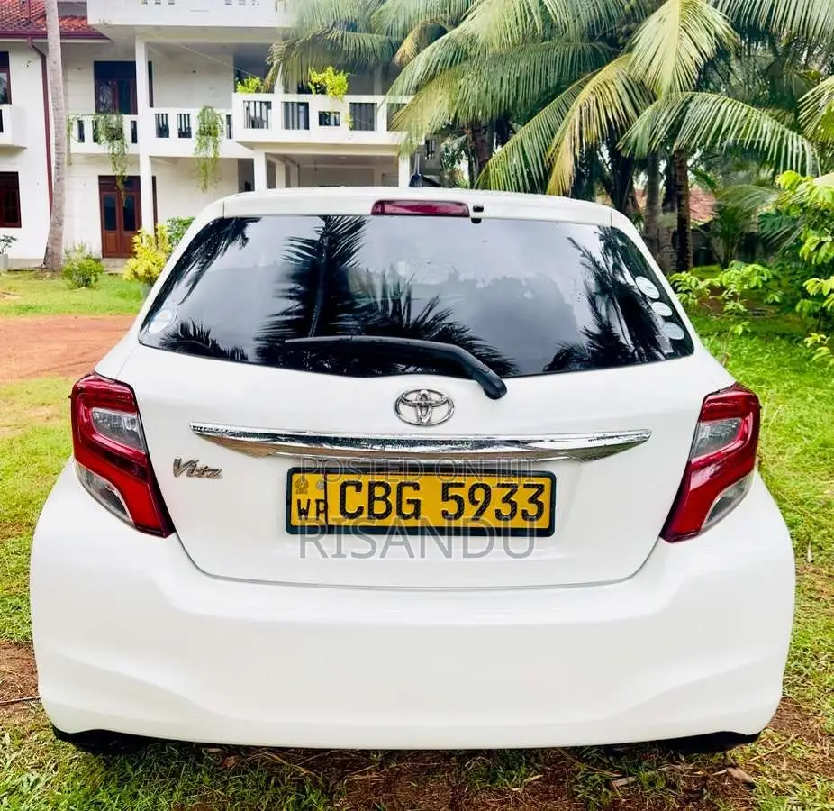 Toyota Vitz Safety 2016 Car (Used)