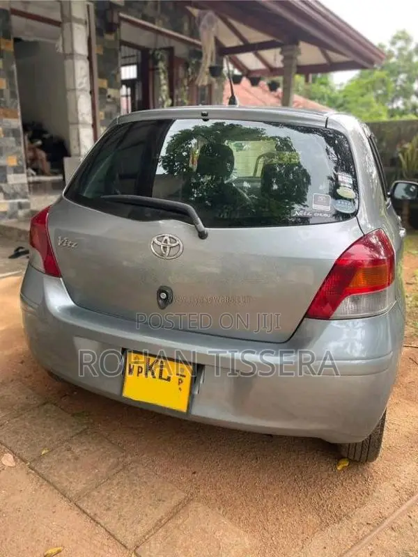Toyota Vitz 2007 Car (Used)