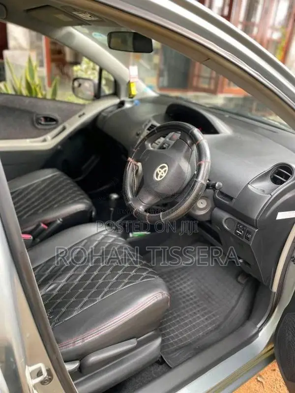 Toyota Vitz 2007 Car (Used)