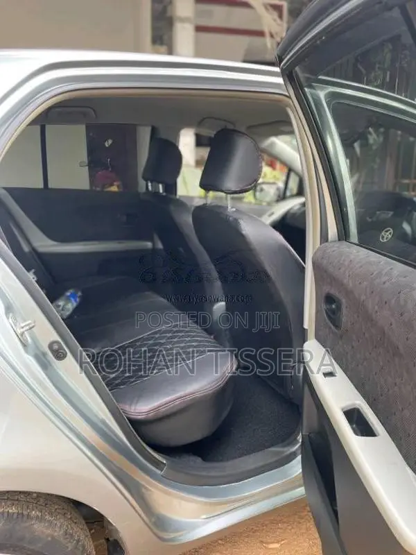 Toyota Vitz 2007 Car (Used)