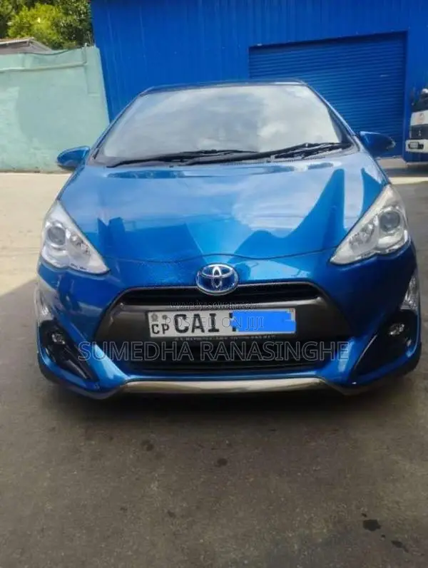 Toyota Aqua 2013 Car (Used)