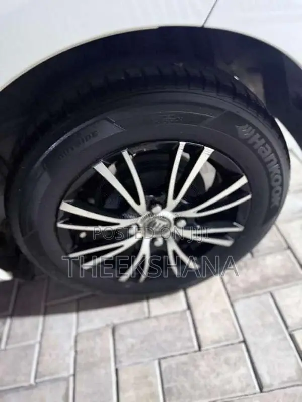 Toyota Vitz 2019 Car (Used)