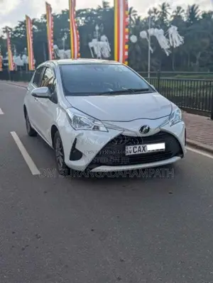 Toyota Vitz 2017 Car (Used)