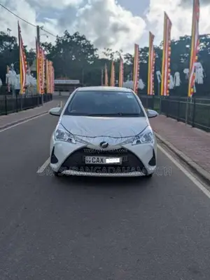 Toyota Vitz 2017 Car (Used)