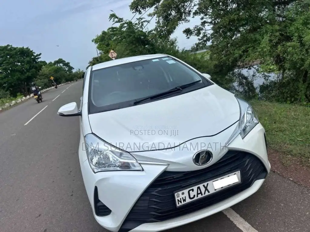 Toyota Vitz 2017 Car (Used)