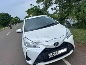 Toyota Vitz 2017 Car (Used)