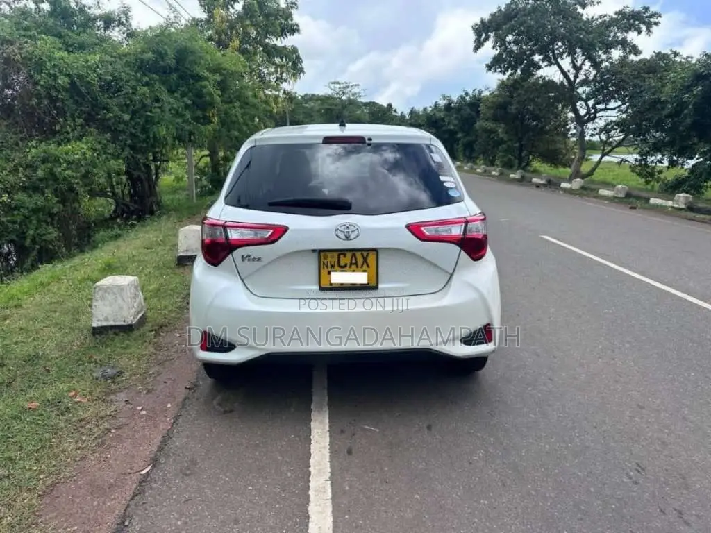 Toyota Vitz 2017 Car (Used)