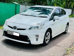 Toyota Prius S Led 2015 Car (Used)