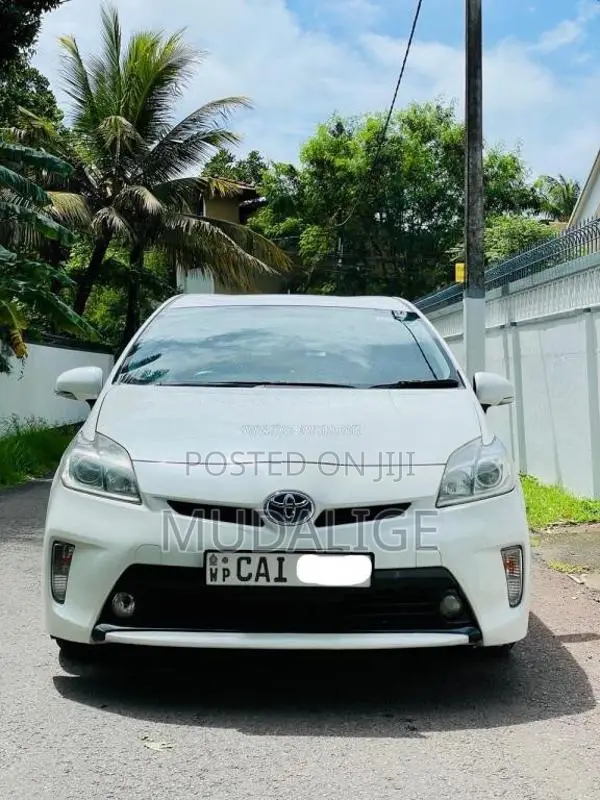 Toyota Prius S Led 2015 Car (Used)