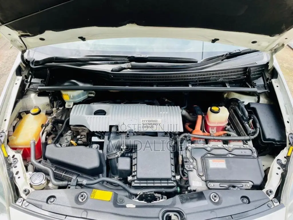 Toyota Prius S Led 2015 Car (Used)