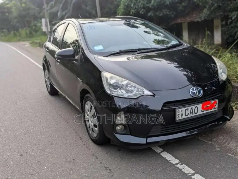 Toyota Aqua 2013 Car (Used)