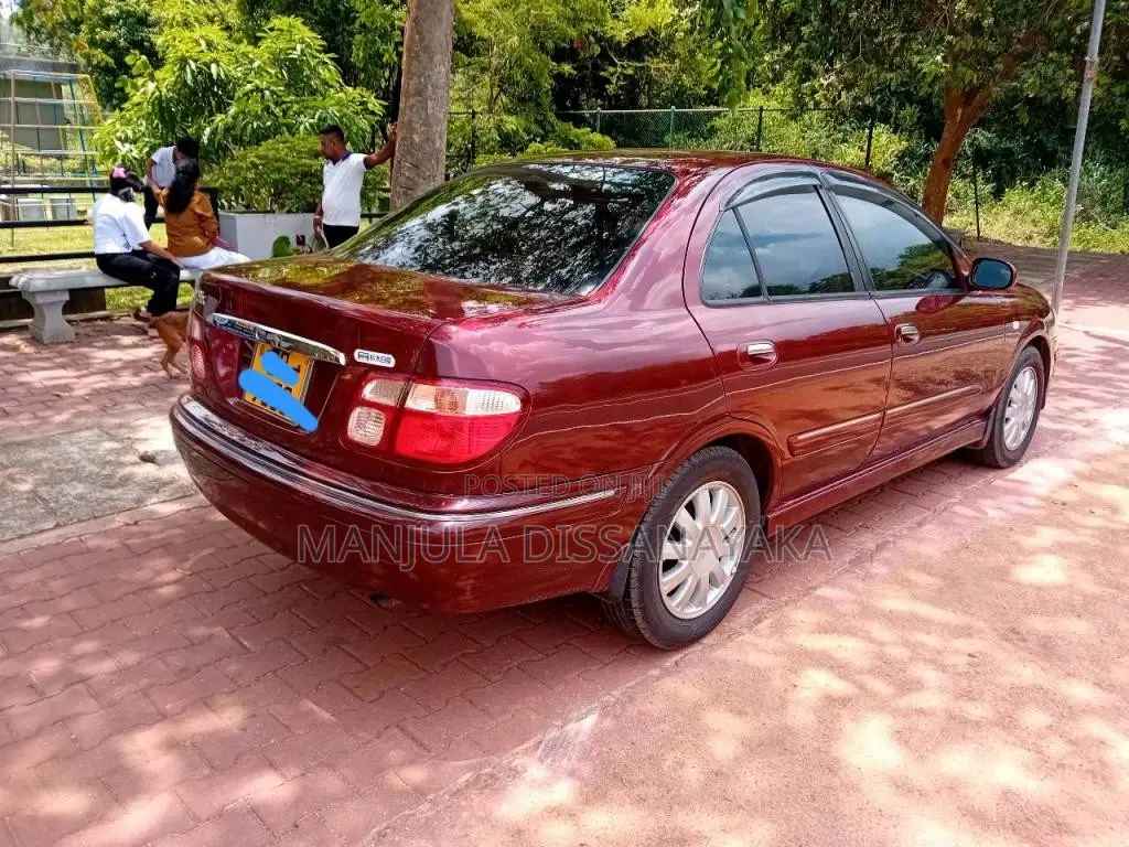 Nissan Sunny 2002 Car (Used)