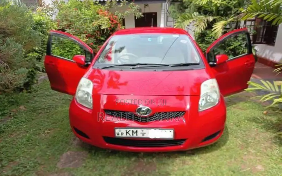 Toyota Vitz 2008 Car (Used)