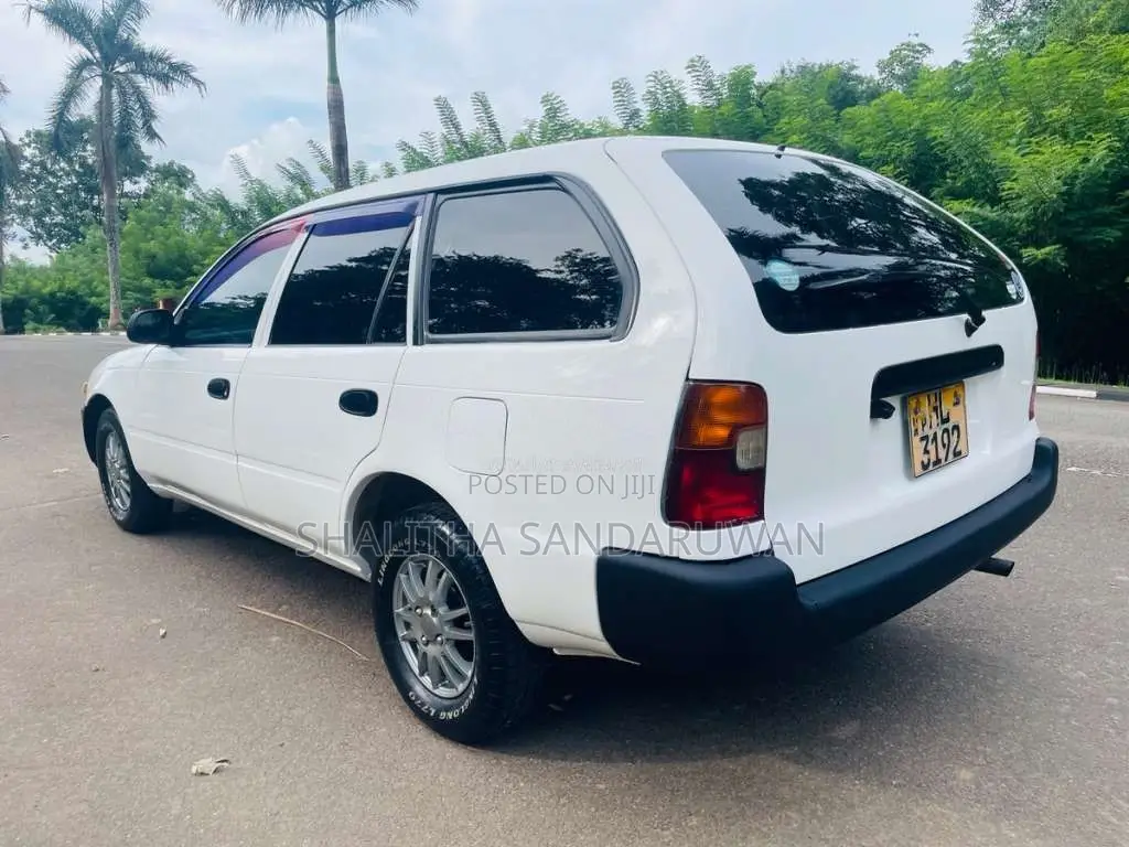 Toyota Corolla 2000 Car (Used)