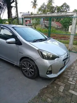 Toyota Aqua 2013 Car (Used)