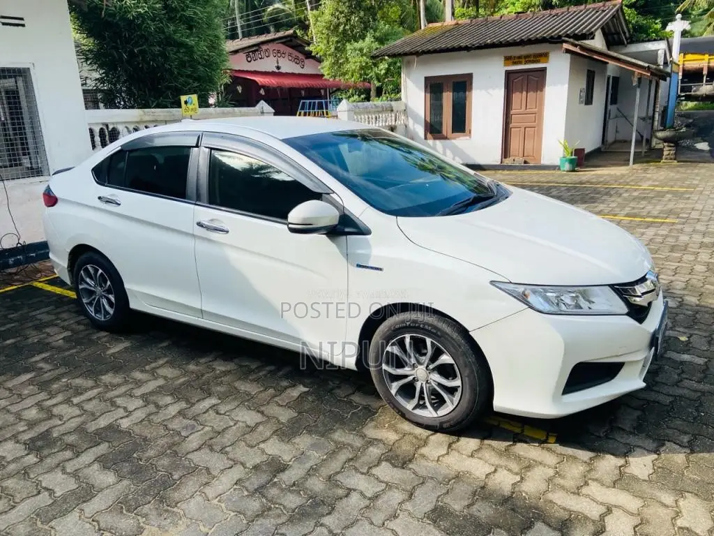 Honda Grace 2015 Car (Used)