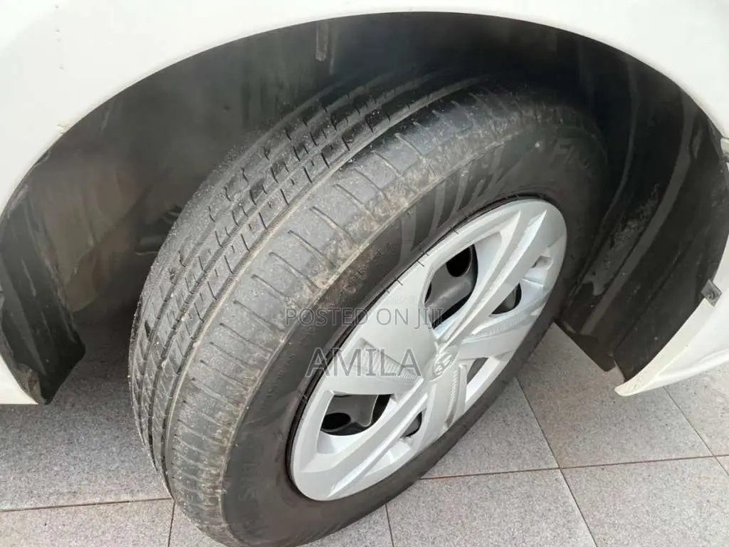 Toyota Axio 2015 Car (Used)