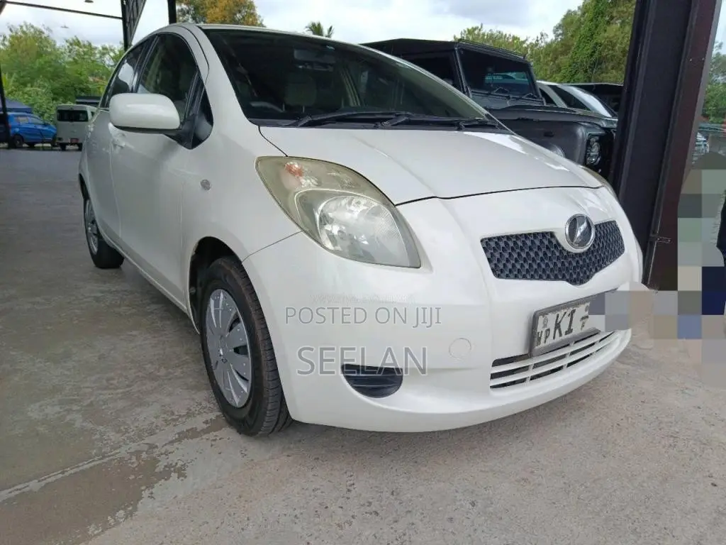 Toyota Vitz 2007 Car (Used)