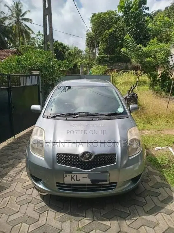 Toyota Vitz 2008 Car (Used)