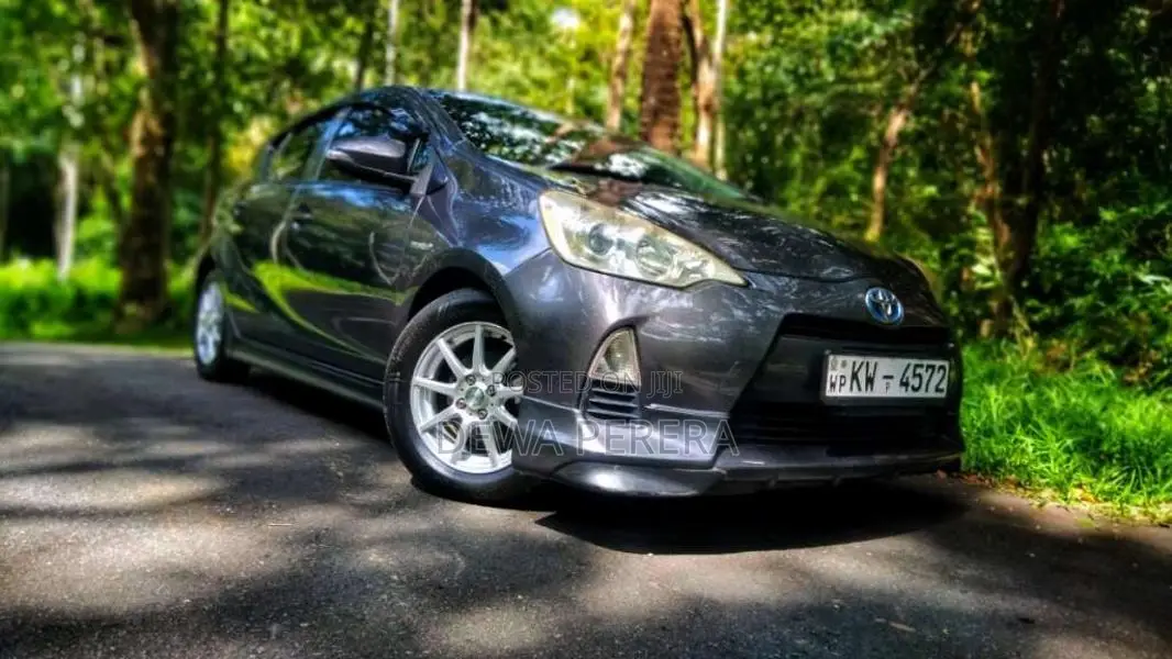 Toyota Aqua 2012 Car (Used)