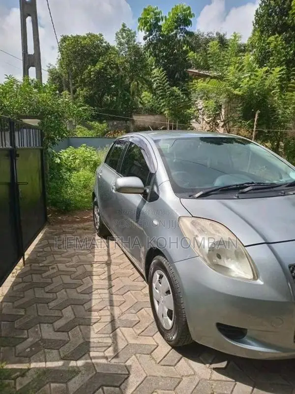 Toyota Vitz 2008 Car (Used)