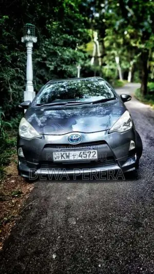 Toyota Aqua 2012 Car (Used)
