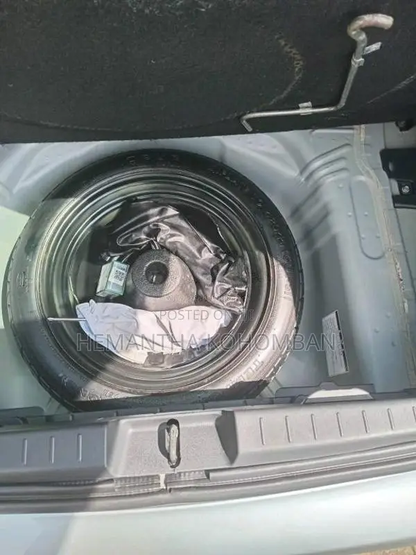 Toyota Vitz 2008 Car (Used)