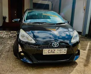 Toyota Aqua 2015 Car (Used)