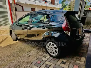 Toyota Aqua 2015 Car (Used)
