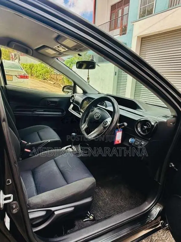 Toyota Aqua 2015 Car (Used)