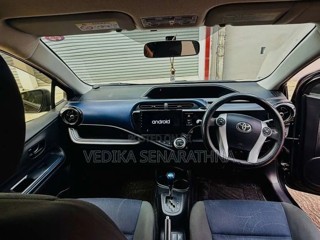 Toyota Aqua 2015 Car (Used)