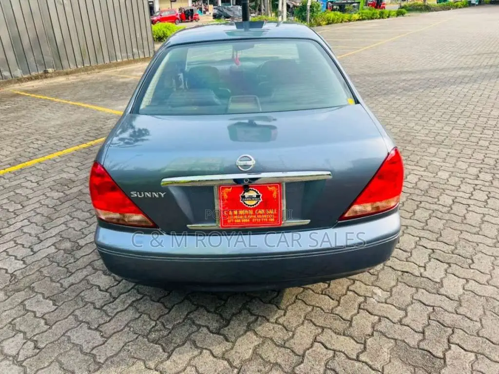 Nissan N16 2004 Car (Used)