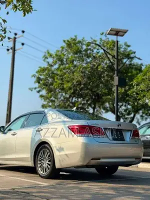 Toyota Crown 2013 Car (Used)