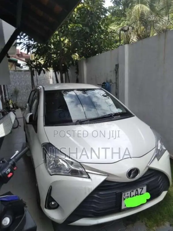 Toyota Vitz 2018 Car (Used)