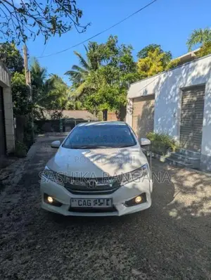 Honda Grace 2015 Car (Used)