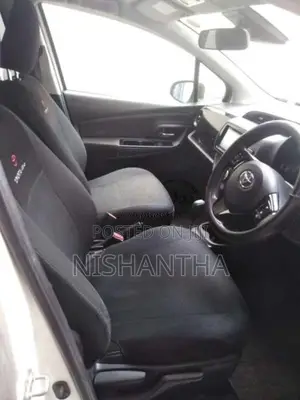 Toyota Vitz 2018 Car (Used)