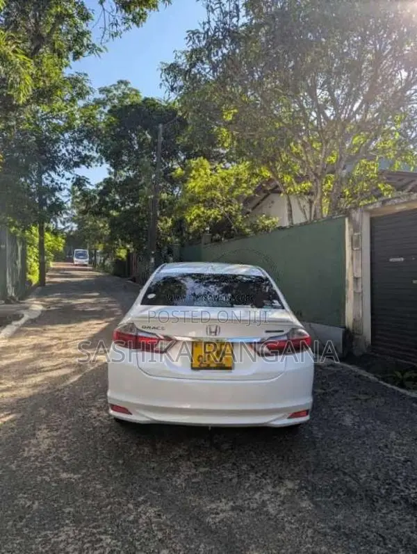 Honda Grace 2015 Car (Used)