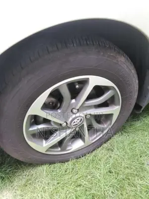 Toyota Vitz 2018 Car (Used)