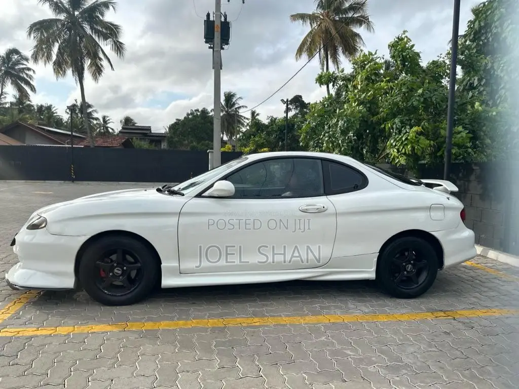 Hyundai Coupe 2005 Car (Used)