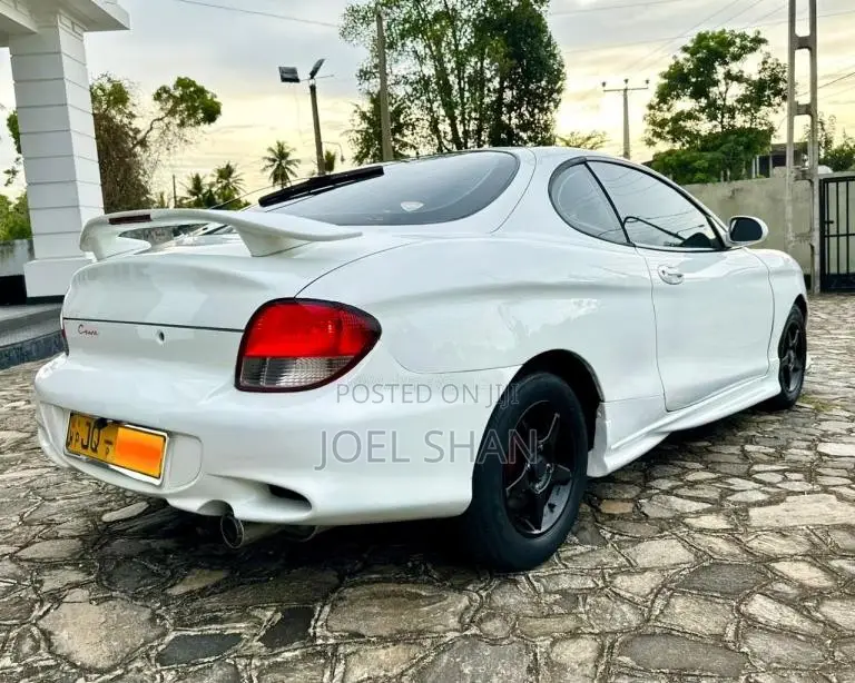Hyundai Coupe 2005 Car (Used)